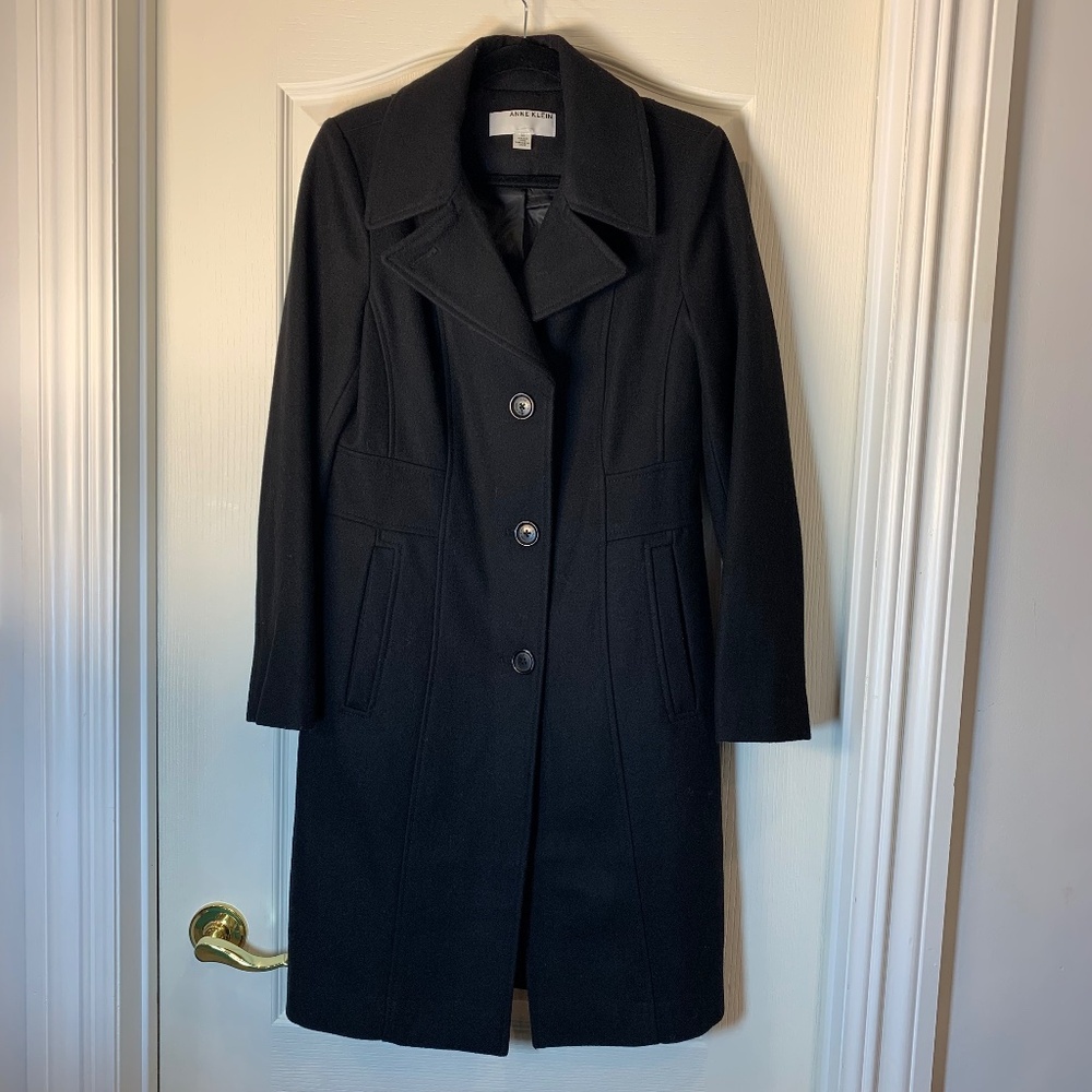 Anne Klein – Chic Tailored Black Coat‎ for the Modern Professional Classic